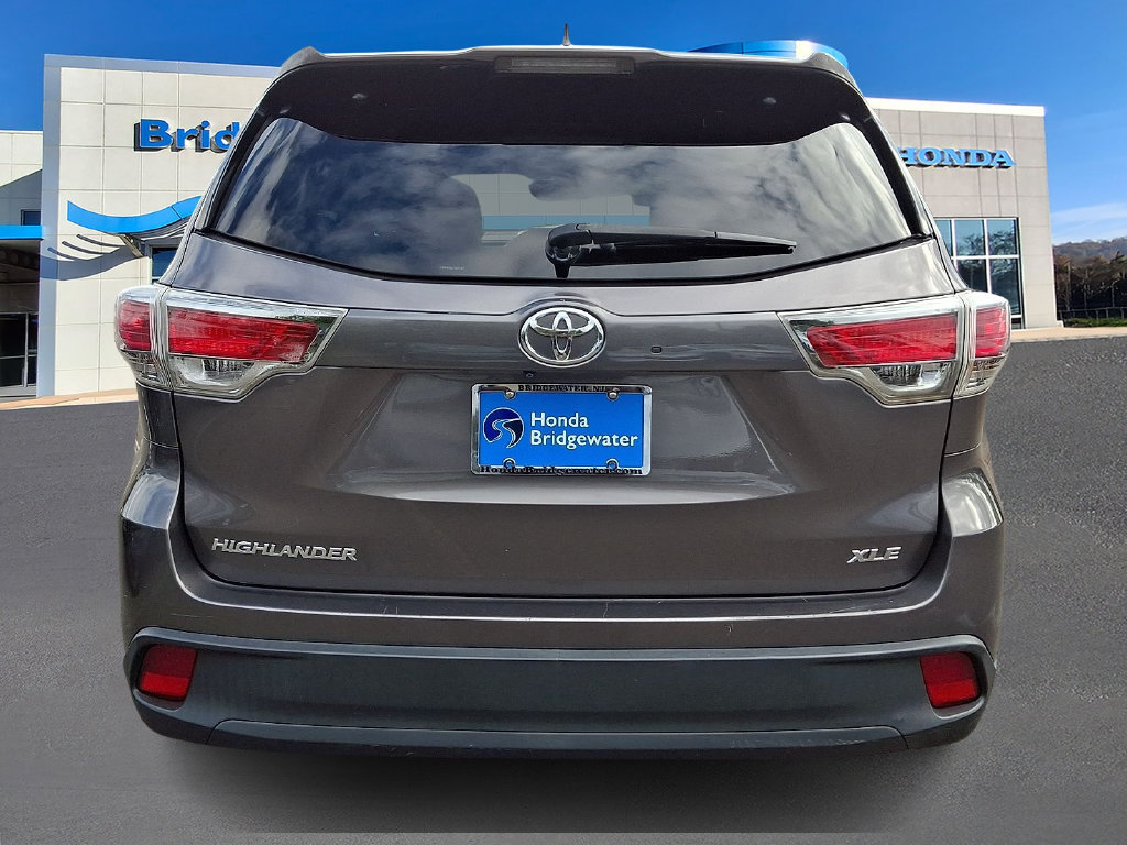 Used 2015 Toyota Highlander XLE FWD image 5