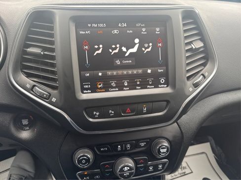 Used 2023 Jeep Cherokee Altitude Lux AWD/4WD image 18