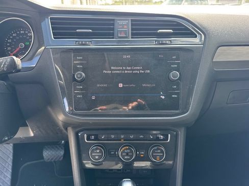 Used 2018 Volkswagen Tiguan SE FWD image 13
