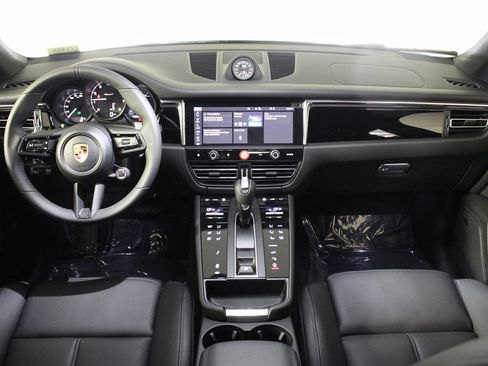 Certified 2025 Porsche Macan Turbo AWD/4WD image 21