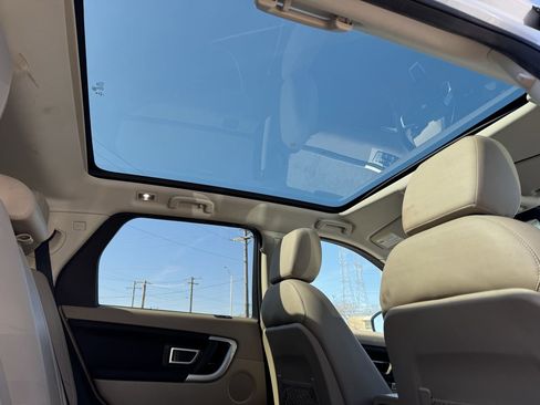 Used 2018 Land Rover Discovery Sport HSE image 38