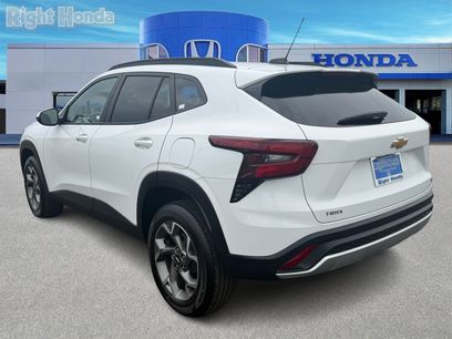 Used 2025 Chevrolet Trax LT