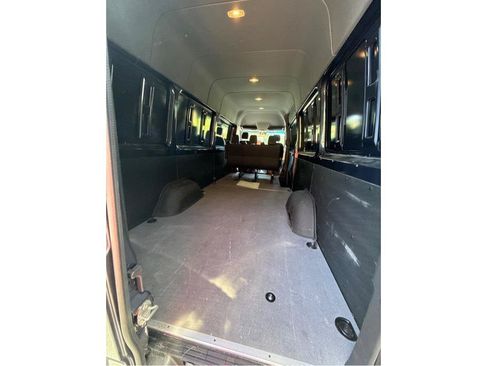 Used 2024 Mercedes-Benz Sprinter 2500 image 24