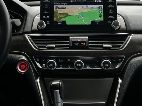 Used 2018 Honda Accord Touring image 27