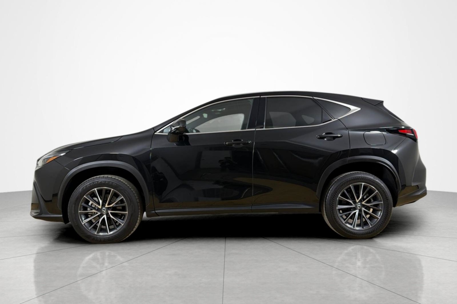Used 2024 Lexus NX 350 AWD w/ Vision Package image 2