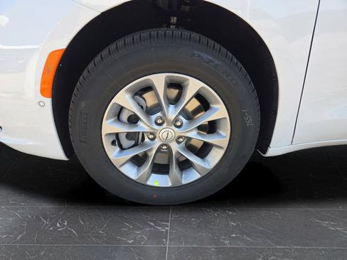 New 2026 Chrysler Pacifica Select image 37