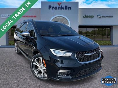 Used 2024 Chrysler Pacifica Pinnacle