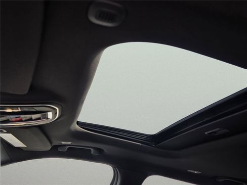 New 2025 Jeep Grand Cherokee L Altitude image 15