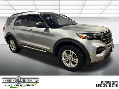 Used 2024 Ford Explorer XLT AWD/4WD image 8