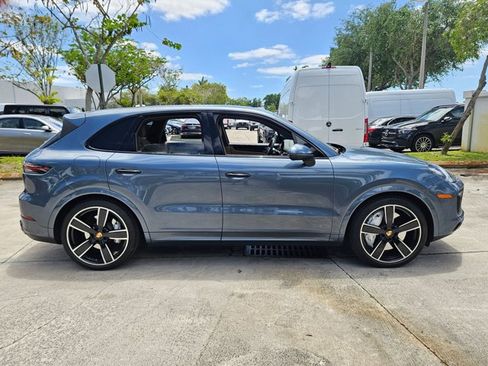 Used 2019 Porsche Cayenne S image 4