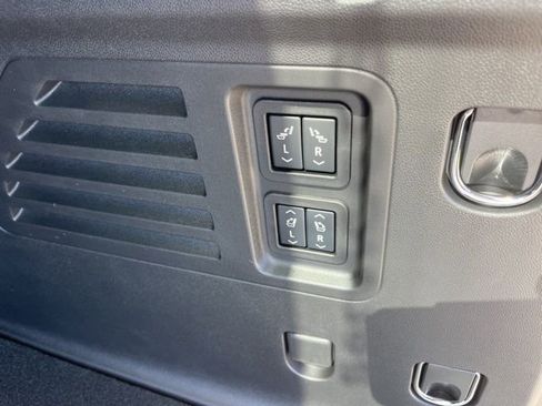 New 2026 Chevrolet Traverse RS w/ LPO, Floor Liner Package image 8