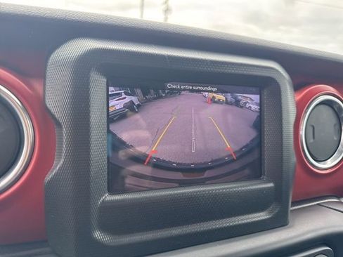 Used 2018 Jeep Wrangler Unlimited Rubicon w/ Steel Bumper Group image 34