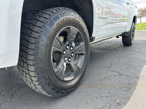 Used 2018 Chevrolet Colorado Z71 AWD/4WD image 10
