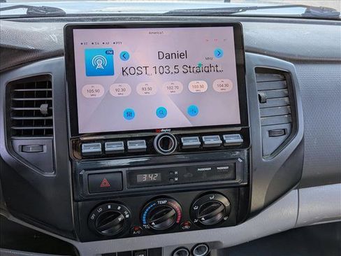 Used 2014 Toyota Tacoma 2WD Regular Cab image 12