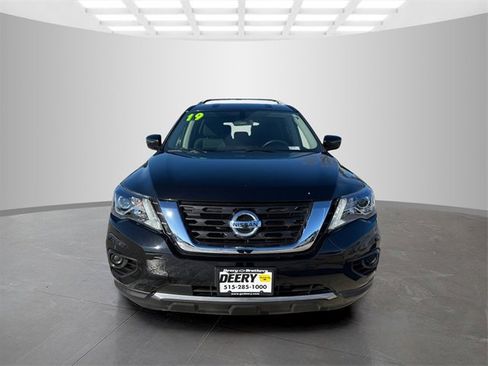 Used 2019 Nissan Pathfinder S image 2