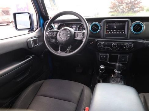Used 2023 Jeep Gladiator Sport w/ Off Road Group AWD/4WD image 22