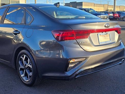 Used 2019 Kia Forte LXS FWD image 9