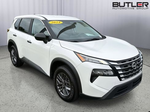 Used 2024 Nissan Rogue S FWD image 8