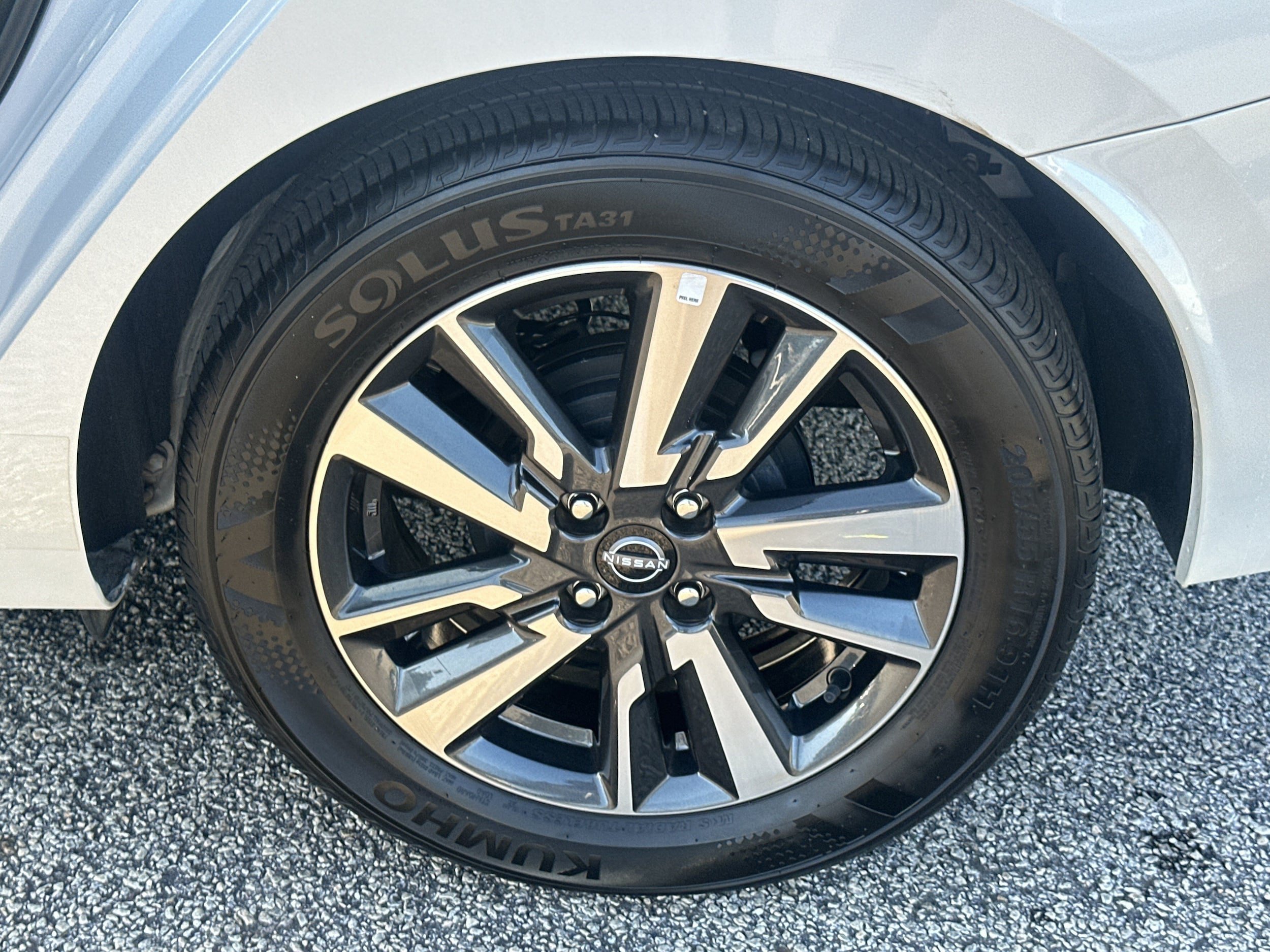 Used 2025 Nissan Versa SV FWD image 19