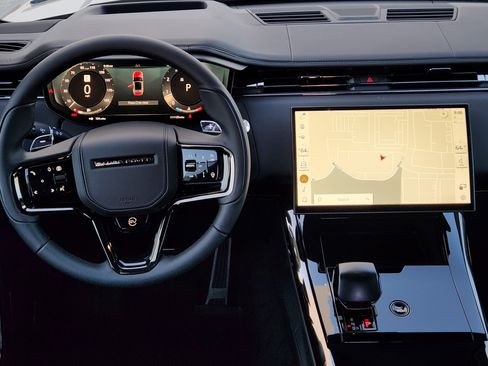 New 2026 Land Rover Range Rover Sport SV image 27