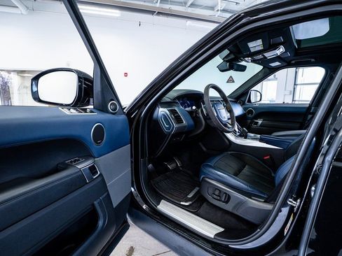 Used 2019 Land Rover Range Rover Sport HST image 39