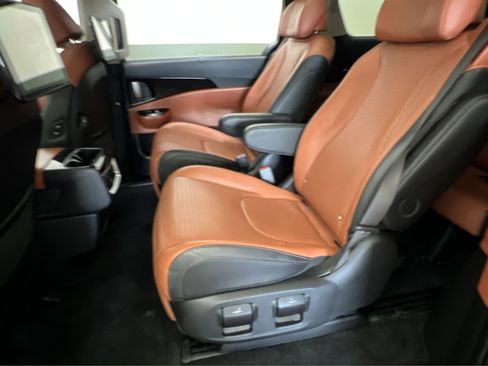 Used 2024 Kia Carnival SX Prestige FWD image 24