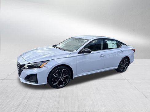 New 2025 Nissan Altima 2.5 SR image 7