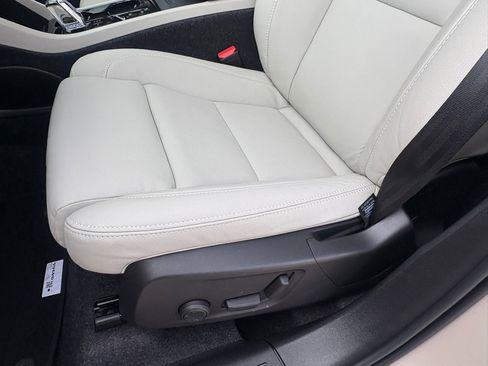 New 2026 Volvo XC40 B5 Plus w/ Protection Package Premier image 20