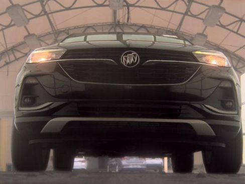 Used 2023 Buick Encore GX Preferred w/ Cold Weather Comfort Package FWD image 3