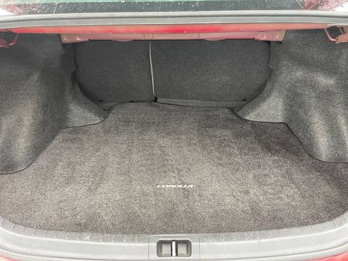 Used 2015 Toyota Corolla LE FWD image 16