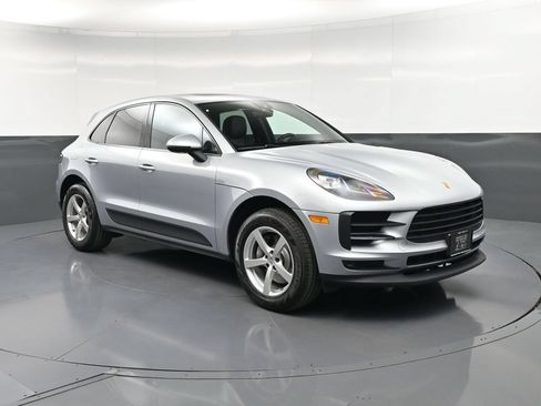 Certified 2020 Porsche Macan AWD/4WD image 10