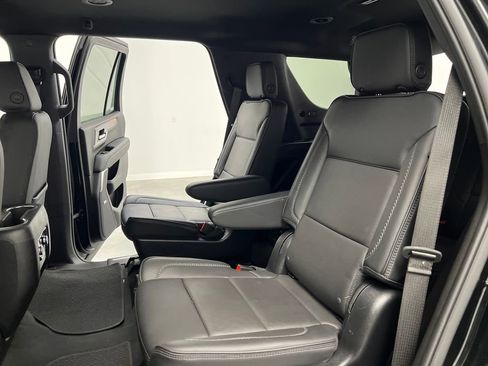 Used 2025 GMC Yukon Denali AWD/4WD image 14