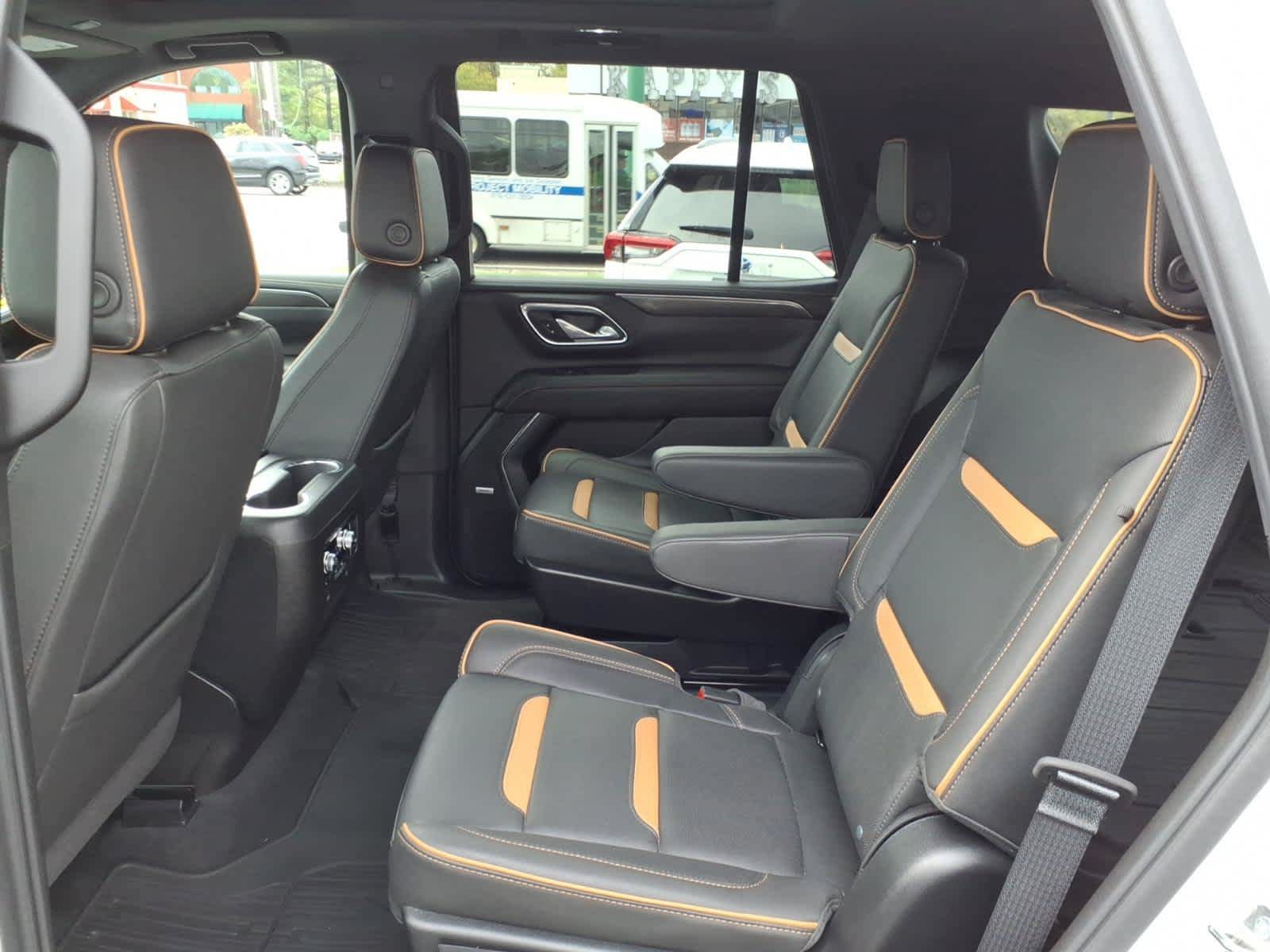 Used 2024 GMC Yukon AT4 w/ AT4 Premium Plus Package AWD/4WD image 13