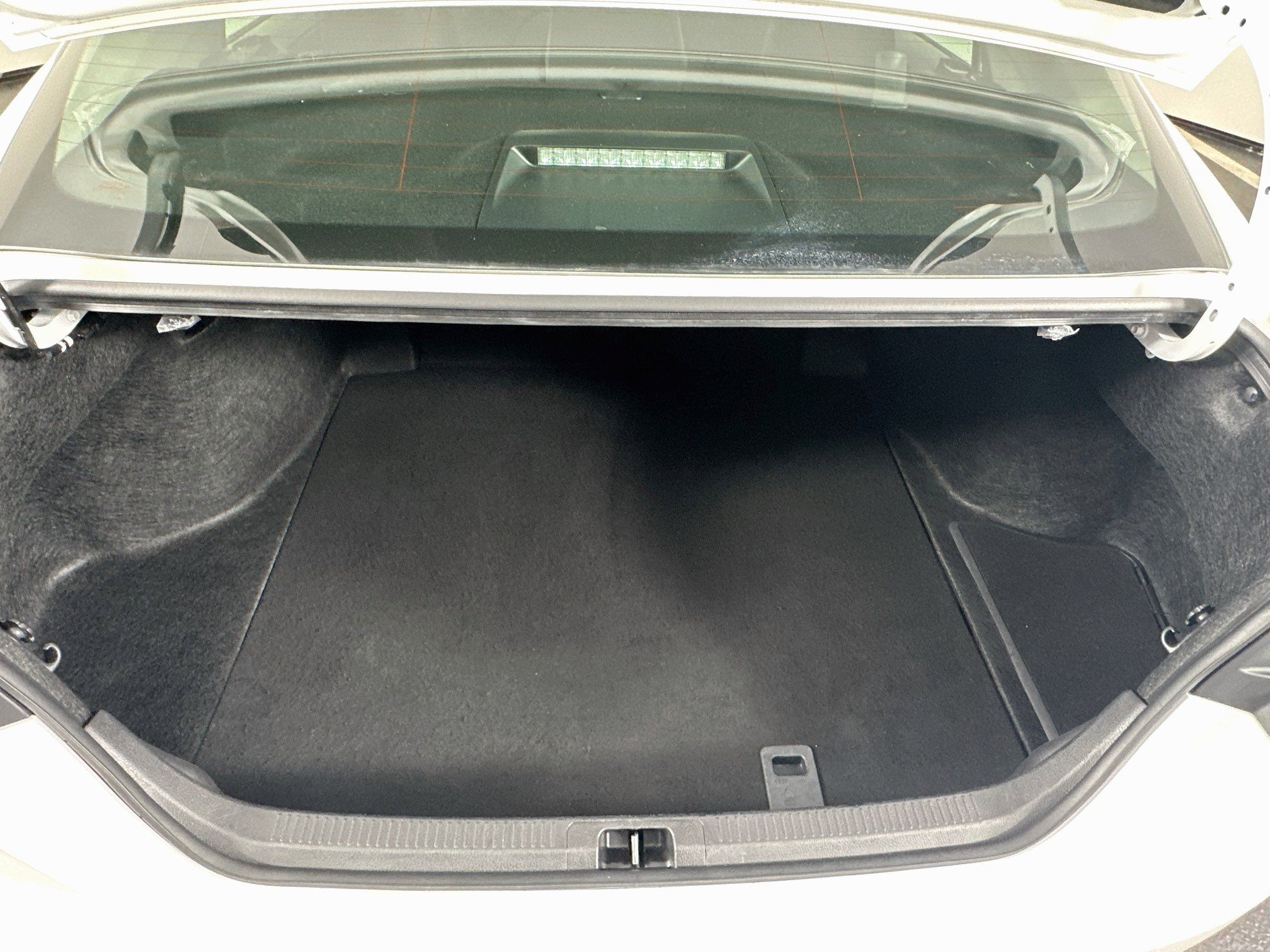 Used 2025 Toyota Camry LE FWD image 29