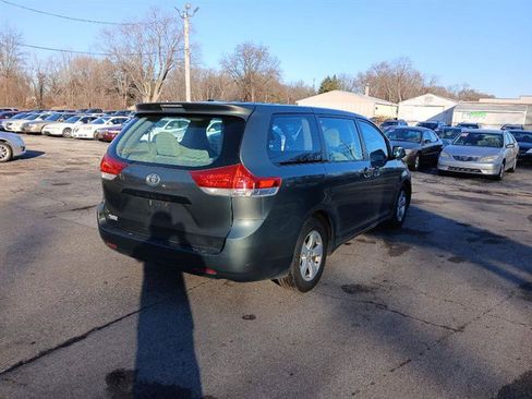 Used 2013 Toyota Sienna image 5