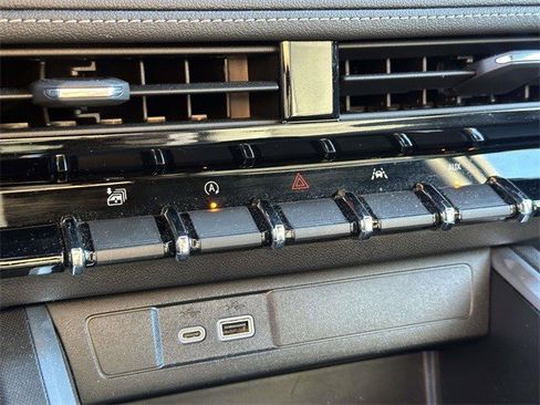 Certified 2023 Chevrolet Colorado LT w/ LT Convenience Package III image 25