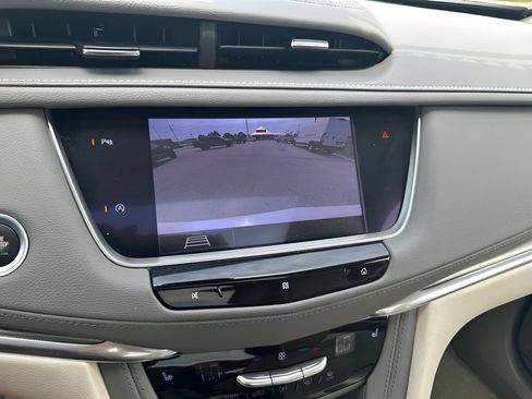 Used 2020 Cadillac XT5 Premium Luxury AWD/4WD image 23