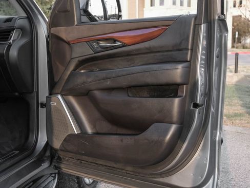 Used 2020 Cadillac Escalade ESV Luxury w/ Escalade Sport Edition image 50