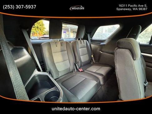 Used 2017 Ford Explorer XLT image 12