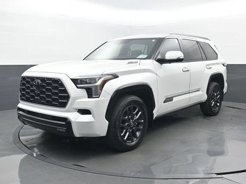 Used 2025 Toyota Sequoia Platinum AWD/4WD image 24
