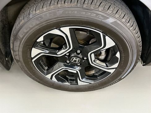 Used 2018 Honda CR-V Touring image 11