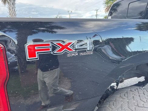 Used 2024 Ford F250 Platinum w/ FX4 Off-Road Package AWD/4WD image 33
