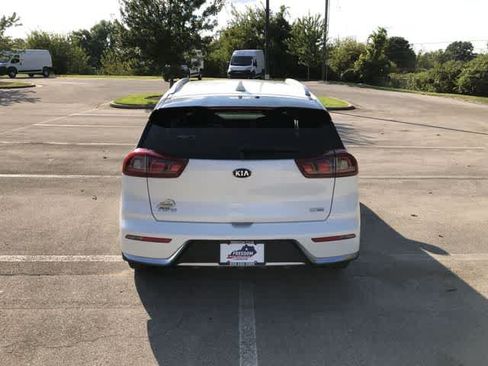 Used 2019 Kia Niro EX FWD image 5