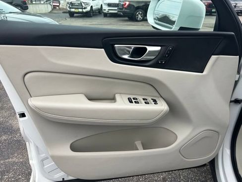 Used 2023 Volvo XC60 B5 Plus AWD/4WD image 13