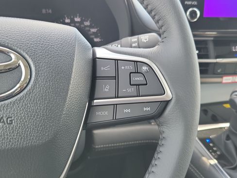 New 2026 Toyota Sienna XLE FWD image 24