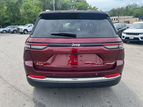 Used 2025 Jeep Grand Cherokee Limited AWD/4WD image 5