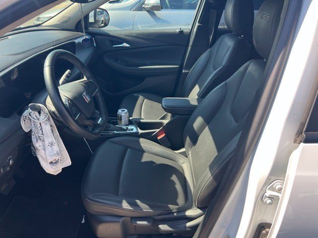 Used 2024 Buick Encore GX Sport Touring AWD/4WD image 11