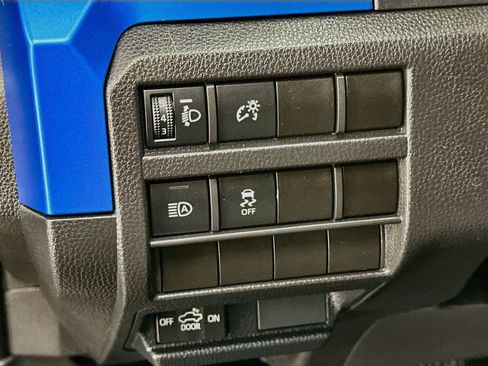Used 2025 Toyota Tacoma TRD Off-Road AWD/4WD image 17