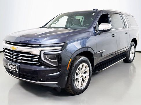 Certified 2025 Chevrolet Suburban Premier AWD/4WD image 1
