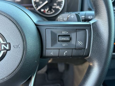 Used 2024 Nissan Rogue S image 18